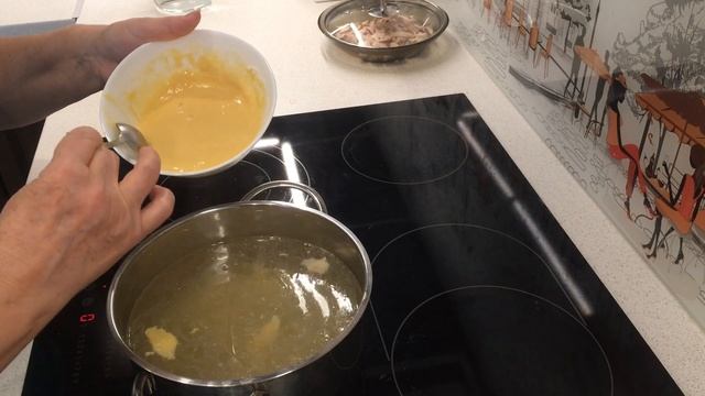 Куриный суп с клецками смотреть онлайн