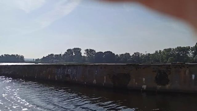 бетонный корабль на озере Дамбе.Город Щецин смотреть онлайн