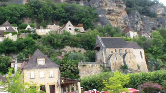 Ла-Рок-Гажак, Аквитания, Франция. La Roque-Gageac, Aquitaine, France смотреть онлайн