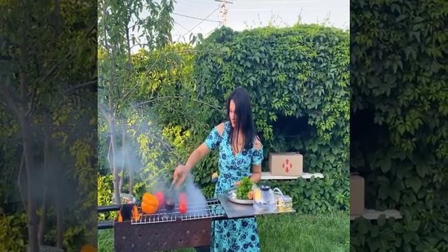 #Рецепт Тушеные Говяжьи МОЗГИ с Овощами на Костре! Я сама в ШОКЕ от такого Рецепта смотреть онлайн