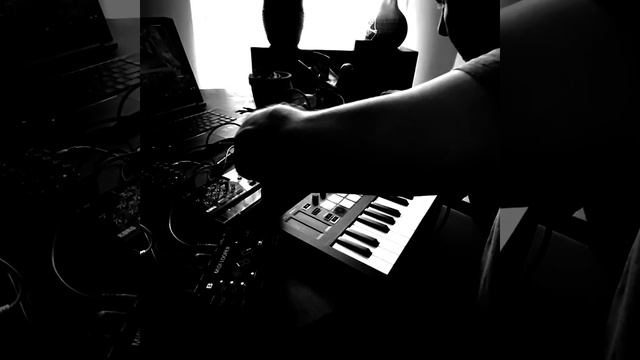 Midi Looper + Volcas // Zoia :: Part 1 смотреть онлайн