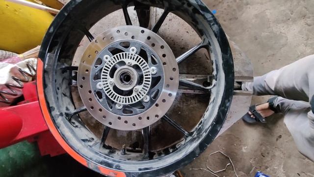 KTM Duke 250 | CEAT Zoom Rad X1 150/60 R17 смотреть онлайн