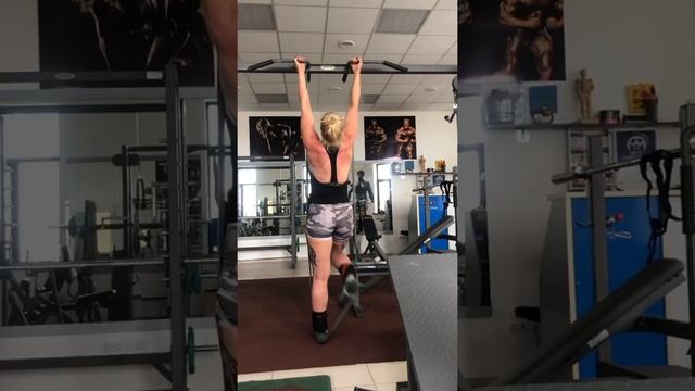 Подтягивания обратным хватом,два рабочих подхода, 5.07 смотреть онлайн