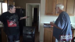 ЗЛОЙ ДЕД СТРИЖЕТ МАРИНОВАННОГО ПАРНЯ