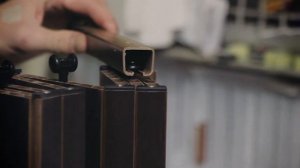 как крепятся дверь гармошка к направляющей