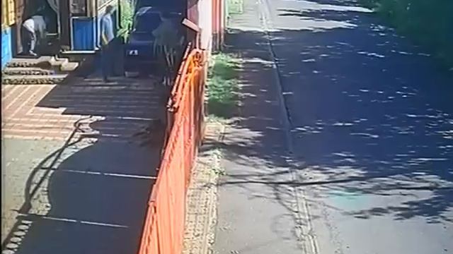 ЭКСКЛЮЗИВ начало оригинал с камер наблюдения,обыск минского КГБ Барановичи избиение Чудинович Данут смотреть онлайн