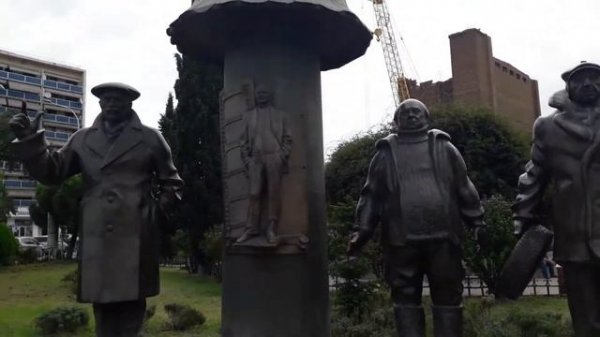 Monument to Mimino | Памятник Мимино