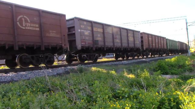 Электровоз ВЛ10У-728 с грузовым поездом, ст. саранск смотреть онлайн