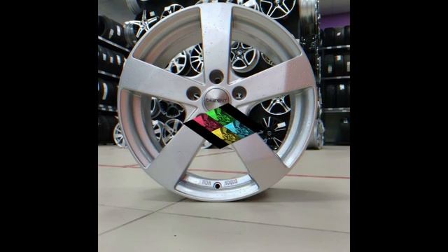 Литые диски Dezent TD Silver смотреть онлайн