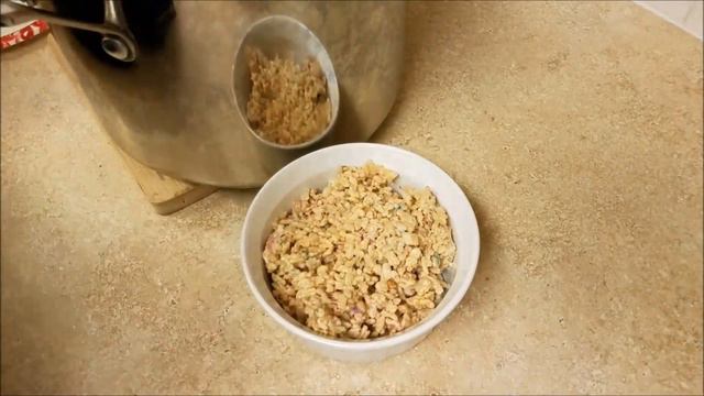 How To Make A Rice Crispie Cake (Rice Crispie Treat Recipe)