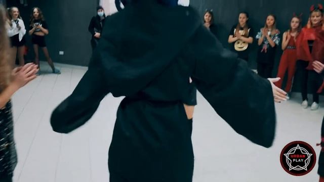 HALLOWEEN BATTLE VOGUE KIDS смотреть онлайн