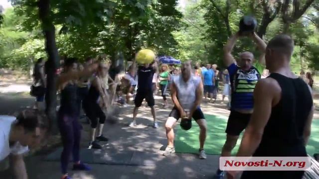 В Николаеве проходит фитнес марафон смотреть онлайн