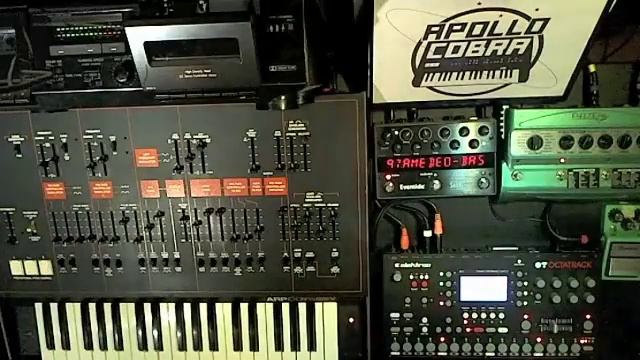 ARP Odyssey and tapes vs. Octatrack смотреть онлайн