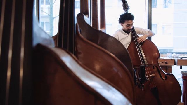 Prelude from Bach's Cello Suite no. 1 смотреть онлайн