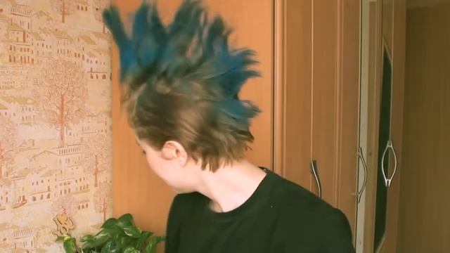 ИЗДЕВАЕМСЯ НАД КОРОТКИМИ ВОЛОСАМИ || ИРОКЕЗ И КУДРЯШКИ || Ola Lunis смотреть онлайн