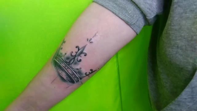 не большая корона жене. А потом и мужу... татуировка. Севастополь смотреть онлайн
