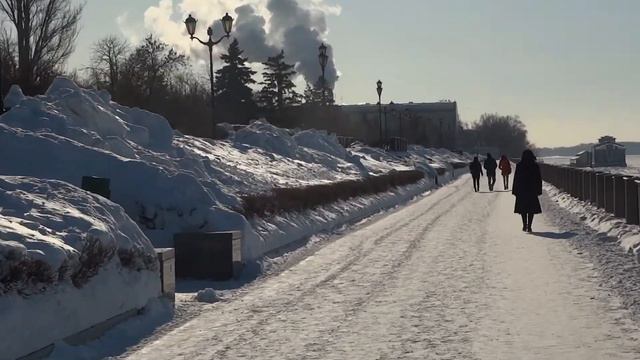 01⁄03⁄2018 днем на набережной, очень холодно, огромная луна -18...26° смотреть онлайн