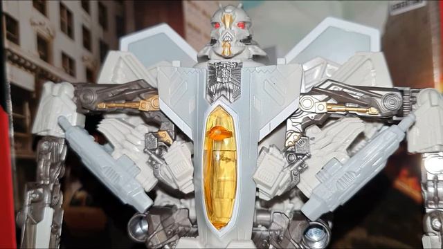 Почти лидер класс-обзор Transformers studio siries (06) Starscream voyager class смотреть онлайн