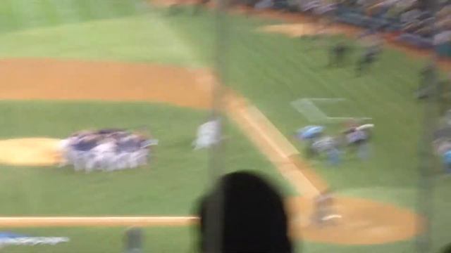 Sad A's fans in box seats react to losing to Tigers смотреть онлайн
