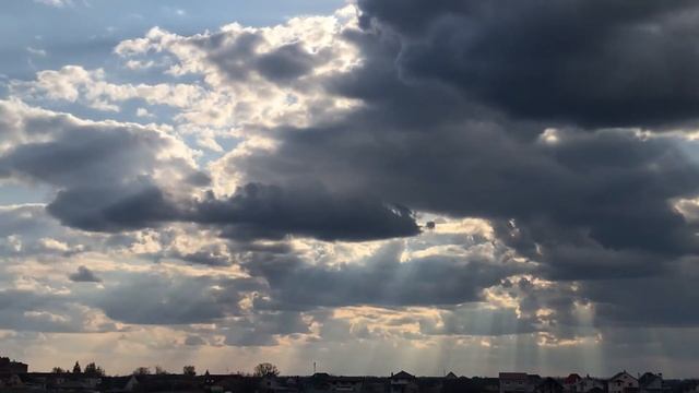 Лучи солнца сквозь облака смотреть онлайн