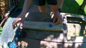 Флюгер-вертушка из пластиковой бутылки