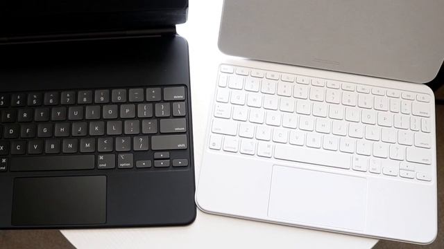 Apple Magic Keyboard Vs Smart Keyboard Folio! (Comparison) (Review)