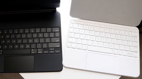 Apple Magic Keyboard Vs Smart Keyboard Folio! (Comparison) (Review)
