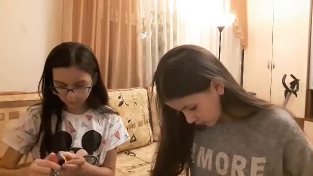 Распаковка Кукол LOL.Черный и Золотой шар LOL. смотреть онлайн