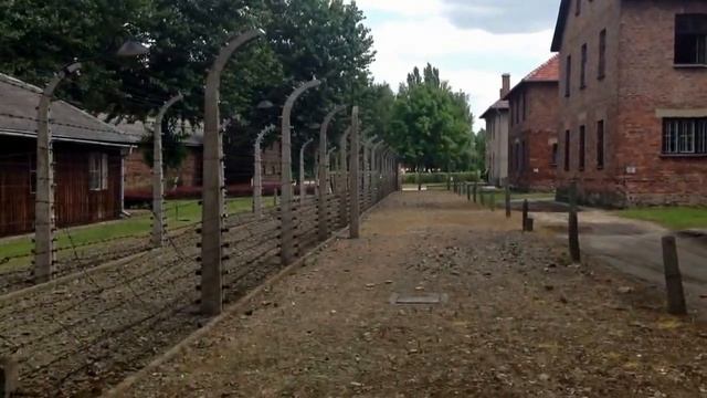 Auschwitz- Arbeit Macht Frei смотреть онлайн