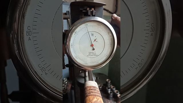 замер твердости моего авторского ножа откованого из стали 9хс смотреть онлайн