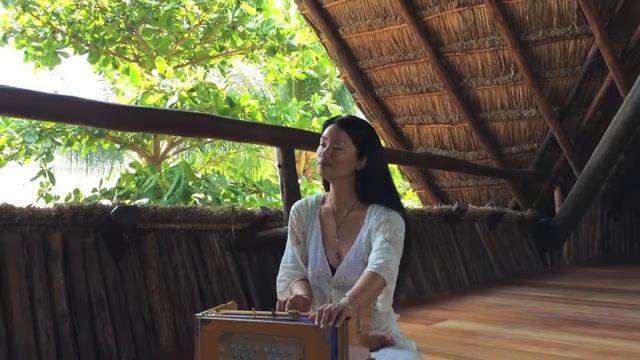 Jay Ambe Jagadambe (Mantra on Harmonium) смотреть онлайн