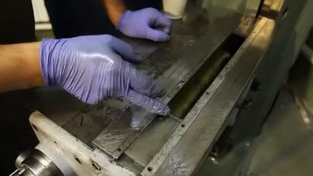 Ремонт стола фрезерного станка Makino, часть 1 (разборка) смотреть онлайн