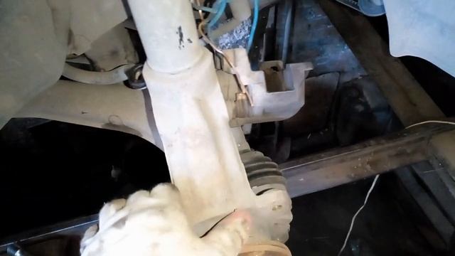 деу нексия замена шаровой ,рулевого наконечника,опорного подшипника Ч1.mp4 смотреть онлайн