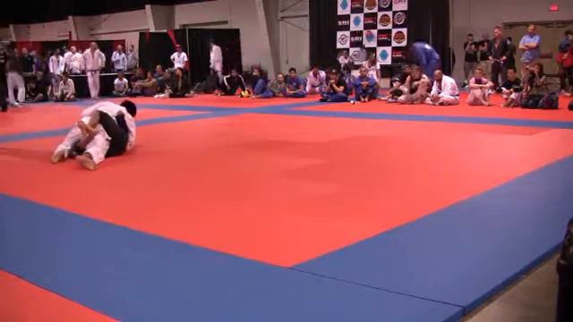 RD 2 Carlo Peres vs Roberto Ito смотреть онлайн