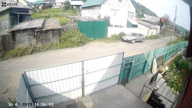 Видеокамера Ezviz LC1 - Светлое время суток смотреть онлайн