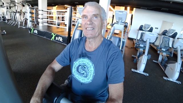 Тренировка моего деда, 75 лет. смотреть онлайн