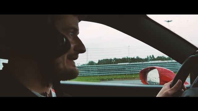 Сравнительный тест BMW M5 Competition (F90) против Ferrari 458 Italia! смотреть онлайн