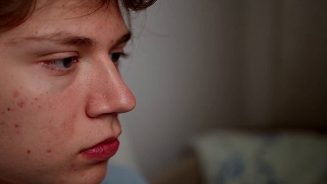 Посмотри это видео, если не хочешь ходить в очках смотреть онлайн