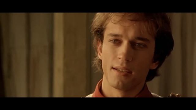 Гениальный человек заменил стены двусторонними зеркалами, чтобы подглядывать за соседями смотреть онлайн