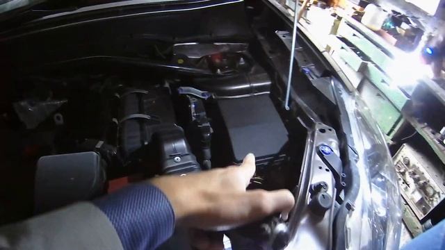 Установка камеры переднего вида Бате на его Peugeot 4007 смотреть онлайн