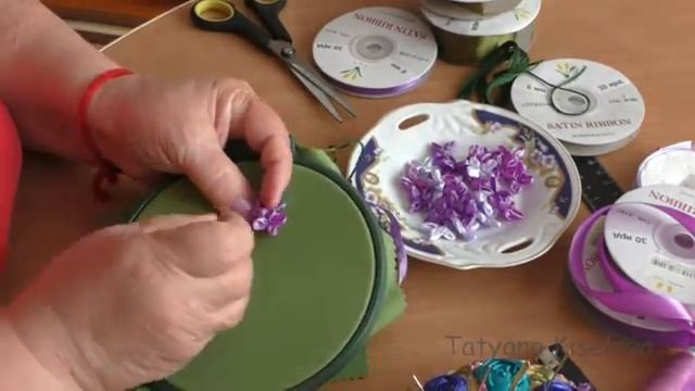 Мастер класс вышивка лентами веточки сирени смотреть онлайн