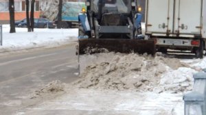 Трактор снегоуборочный