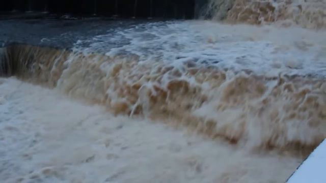Waterfall смотреть онлайн
