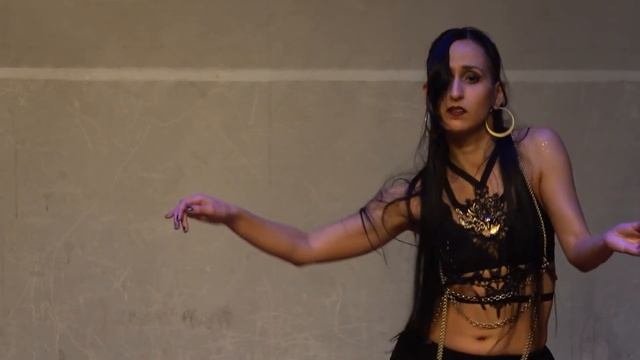 "Through the valley" Contemporary Fusion bellydance by Elisavet Dakoutrou смотреть онлайн