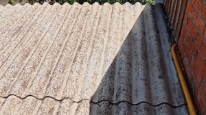 Покраска шифера на крыше.