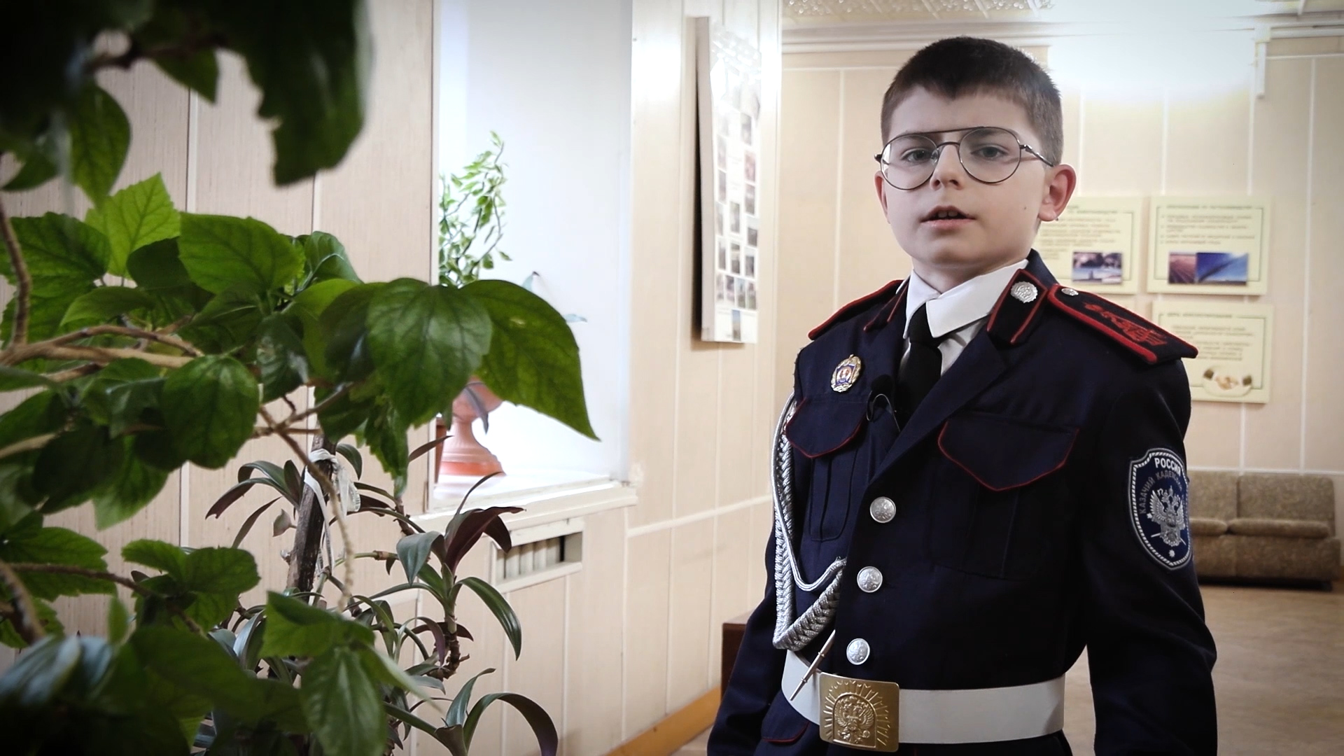 "Соната Моцарта" (автор Маргарита Алигер, читает кадет Константин Липовой) смотреть онлайн