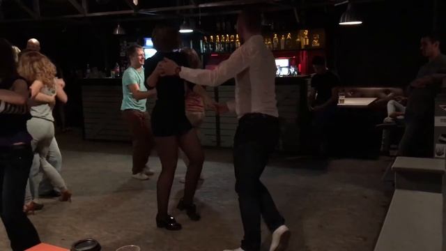 Bachata Pub Luft party смотреть онлайн