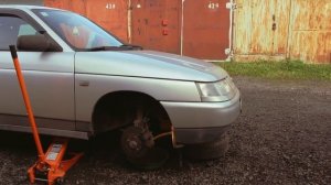 Как открутить болт коленвала? ВАЗ 2110. Простой способ!!!