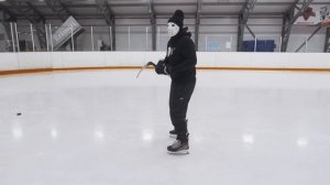 Как научиться бросать шайбу. Кистевой бросок в хоккее.