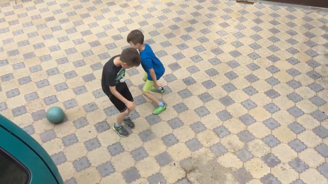 Между ног смотреть онлайн